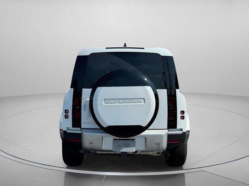 2025 Land Rover Defender 110 P300