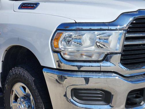 2021 RAM 2500 Big Horn Crew Cab 4x4 8' Box