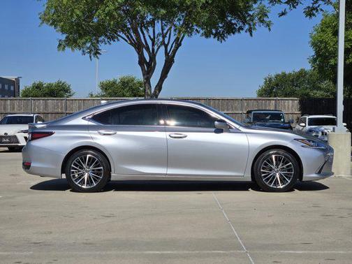 Iridium 2025 Lexus ES 300h Premium