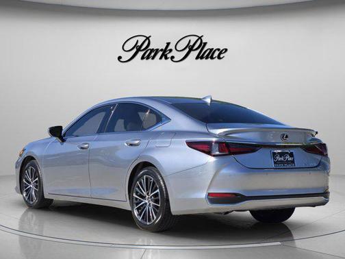 Iridium 2025 Lexus ES 300h Premium