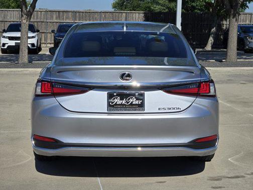 Iridium 2025 Lexus ES 300h Premium