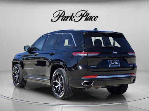 2022 Jeep Grand Cherokee Summit