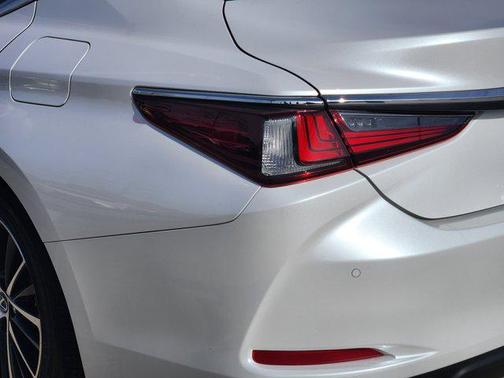 2024 Lexus ES 350 Premium