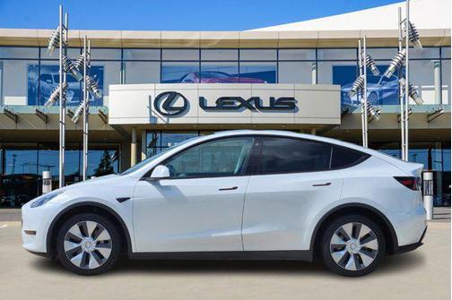 2022 Tesla Model Y Long Range Dual Motor All-Wheel Drive