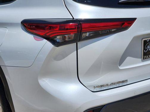 2022 Toyota Highlander Limited
