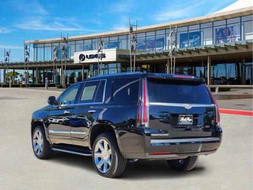 2018 Cadillac Escalade Luxury
