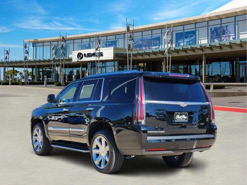 2018 Cadillac Escalade Luxury