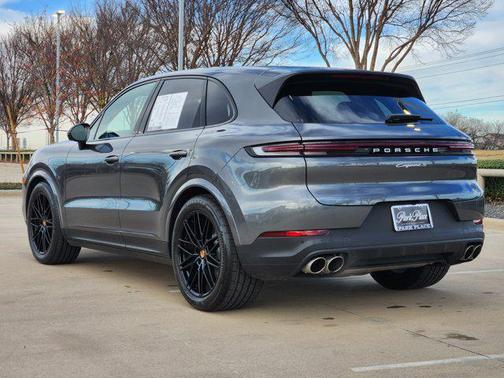 2024 Porsche Cayenne S