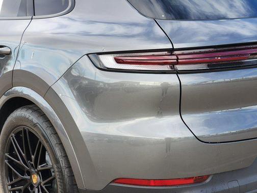 2024 Porsche Cayenne S