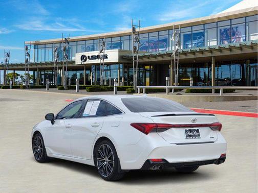 2020 Toyota Avalon XSE