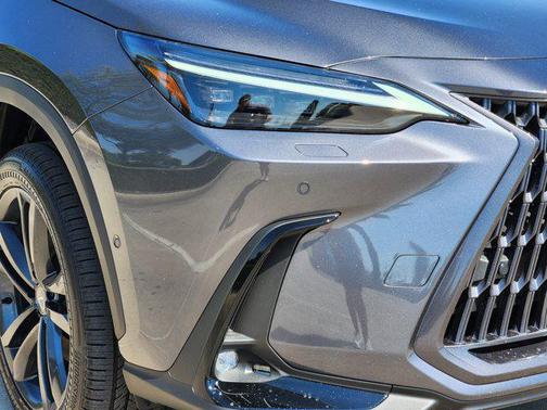 2025 Lexus NX 450h+ Luxury