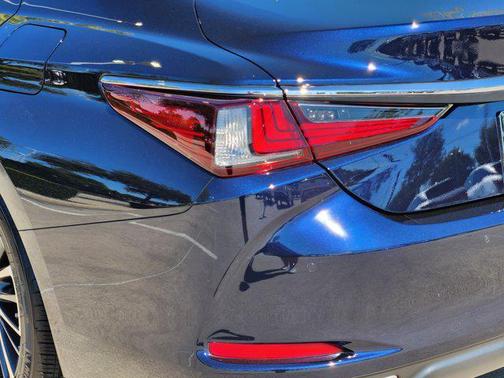 2025 Lexus ES 350 Premium