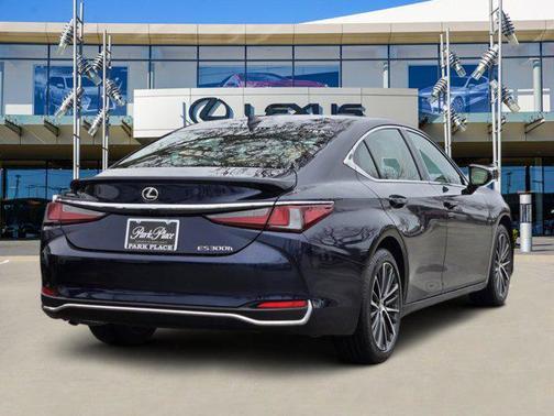 2025 Lexus ES 300h Premium