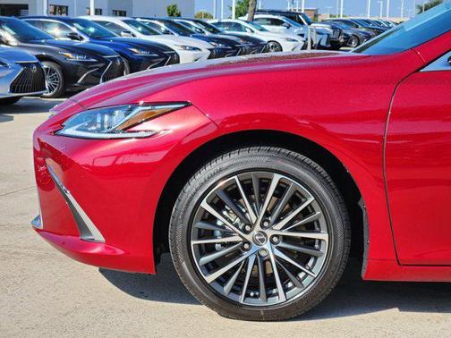 2025 Lexus ES 350 Base