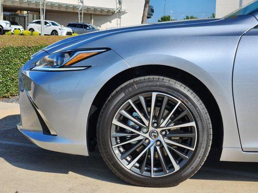 2025 Lexus ES 350 Base