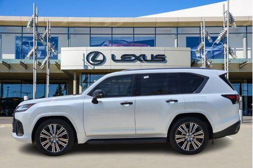 2025 Lexus LX 700h Luxury