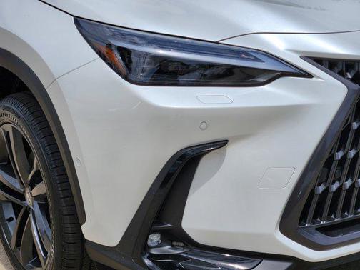 2025 Lexus NX 450h+ Luxury