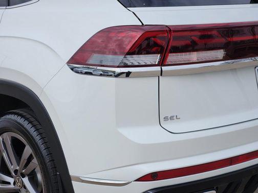 2024 Volkswagen Atlas Cross Sport 2.0T SEL