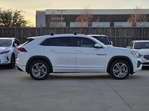 2024 Volkswagen Atlas Cross Sport 2.0T SEL