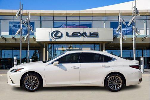 2025 Lexus ES 300h Ultra Luxury