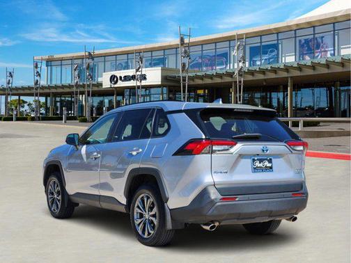 2022 Toyota RAV4 Hybrid XLE Premium