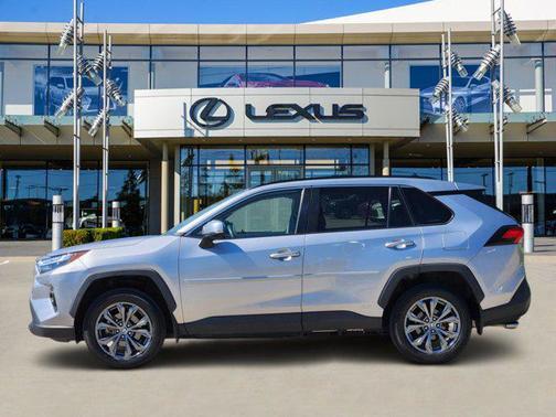 2022 Toyota RAV4 Hybrid XLE Premium