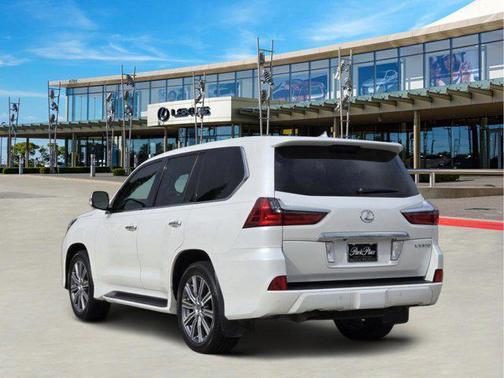 2016 Lexus LX 570 Base