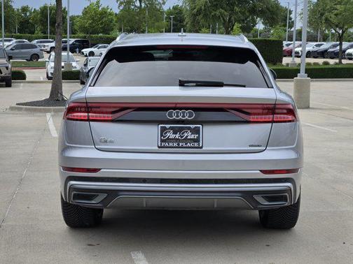 Florett Silver Metallic 2020 Audi Q8 55 Prestige