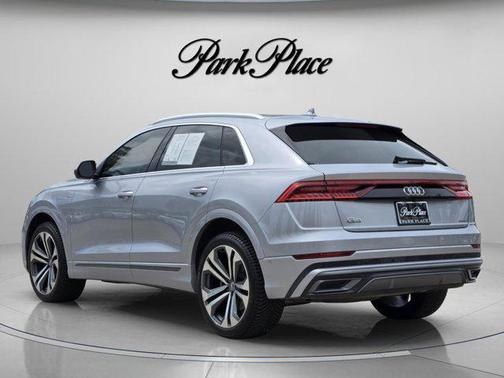 Florett Silver Metallic 2020 Audi Q8 55 Prestige