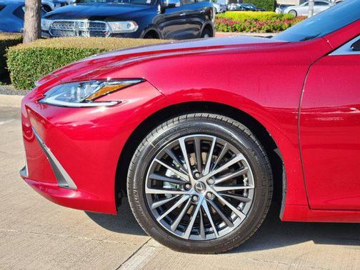 2025 Lexus ES 350 Base