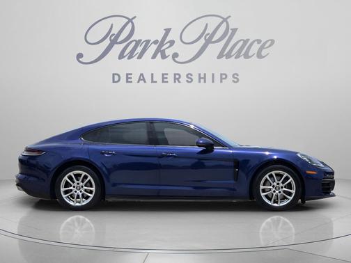 2022 Porsche Panamera