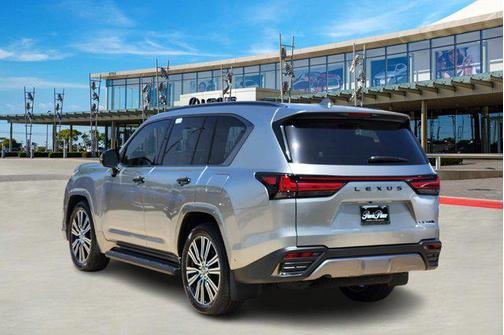 2025 Lexus LX 700h Luxury