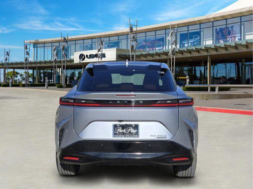 2024 Lexus RZ 450e Luxury