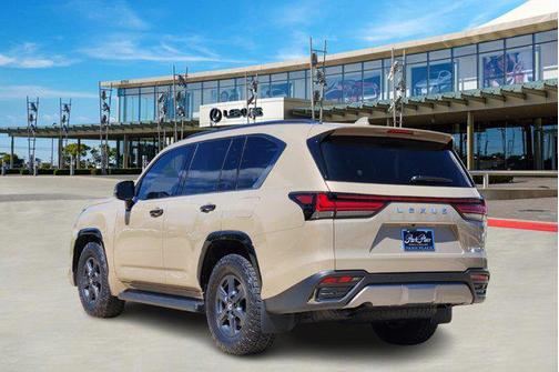 2025 Lexus LX 700h Overtrail