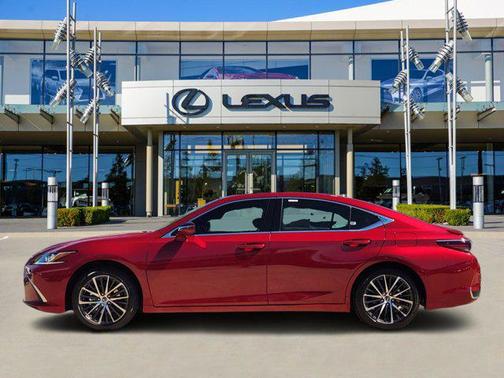 2025 Lexus ES 300h Base