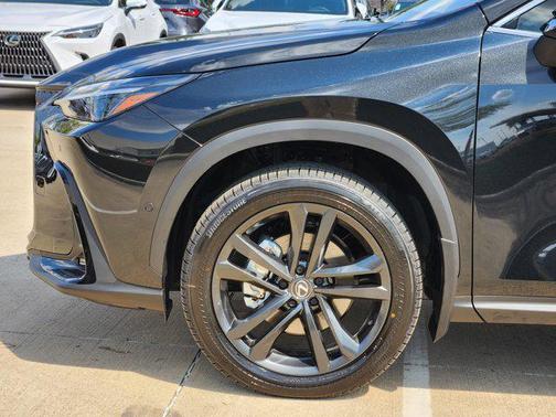 2025 Lexus NX 450h+ Luxury