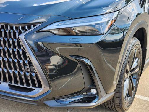 2025 Lexus NX 450h+ Luxury