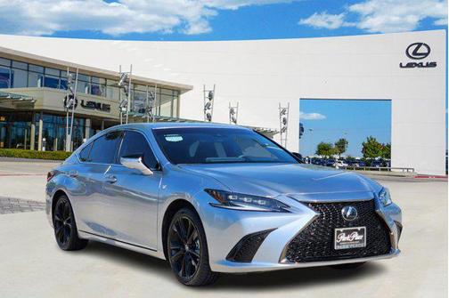 2024 Lexus ES 300h F SPORT Handling