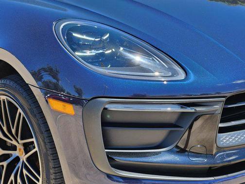 2023 Porsche Macan Base