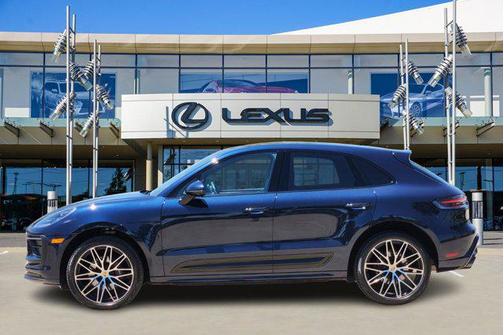 2023 Porsche Macan Base