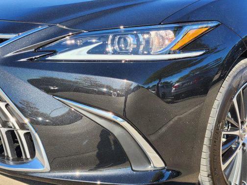 2025 Lexus ES 350 Base