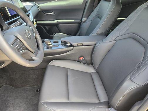 Iridium 2026 Lexus UX 300h Base
