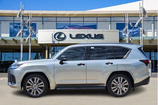 2025 Lexus LX 700h Luxury