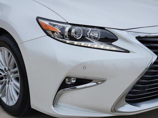 2017 Lexus ES 350 Base