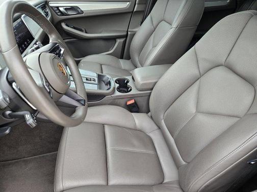 2023 Porsche Macan T