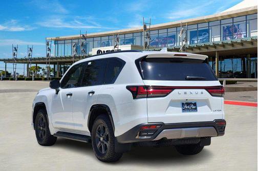 2025 Lexus LX 700h Overtrail