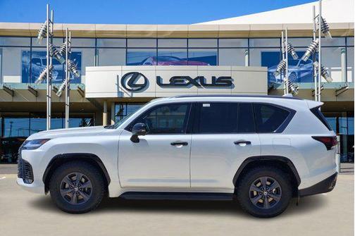 2025 Lexus LX 700h Overtrail