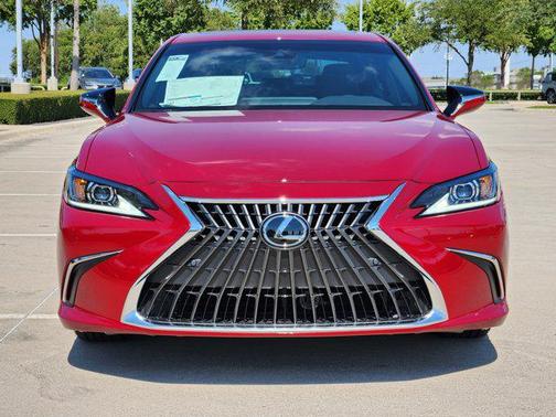 2025 Lexus ES 300h Base