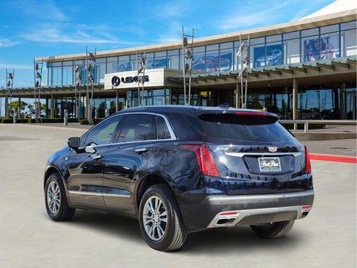 2022 Cadillac XT5 Premium Luxury