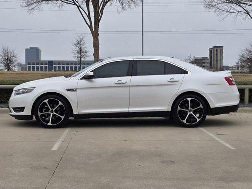 2015 Ford Taurus SEL